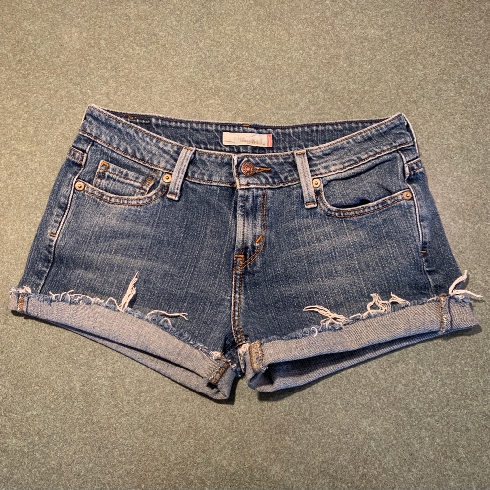 Vintage Levi’s jean shorts